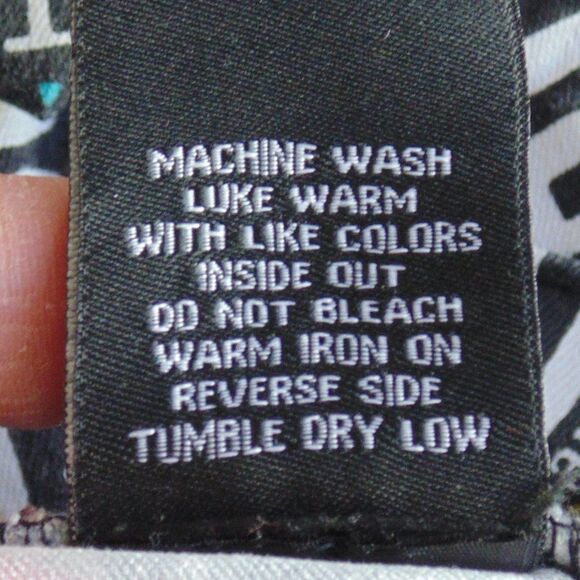 VIP Crop Joggers, 3/4, Graffiti, Faux Cargo, Elastic Waist/Cuffs, Belt, VINTAGE - Picture 8 of 13